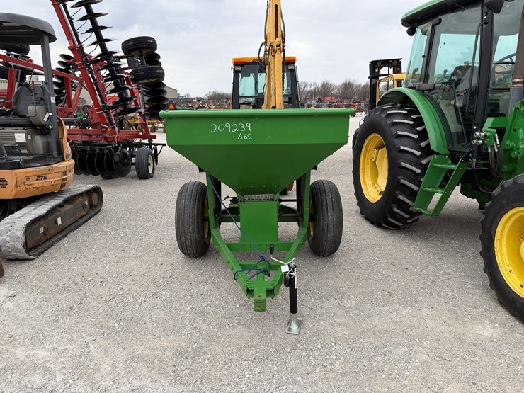 john-deere-300-image-2