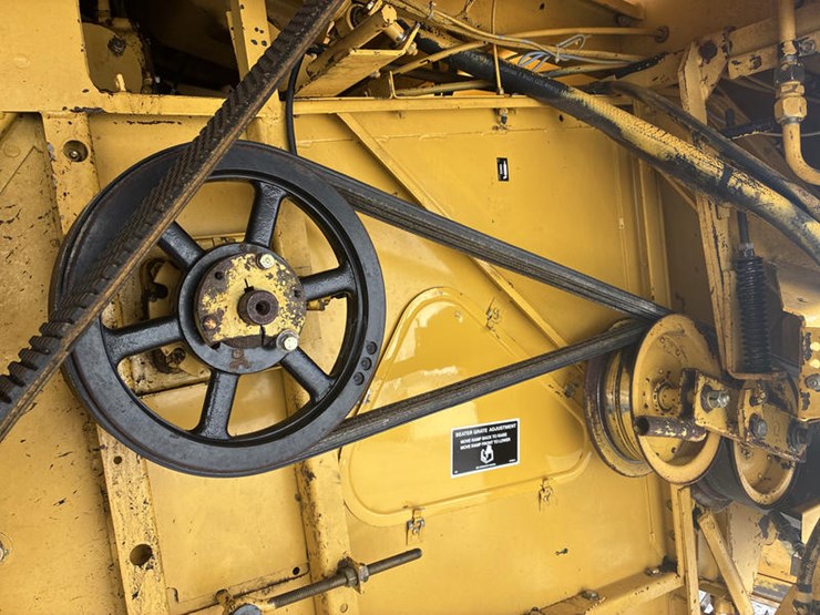 new-holland-tr89-image-57