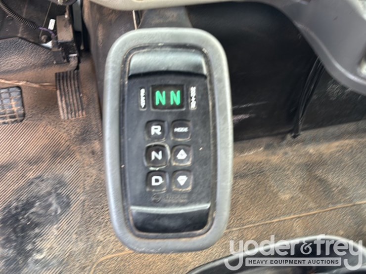 2015-international-4400-image-56