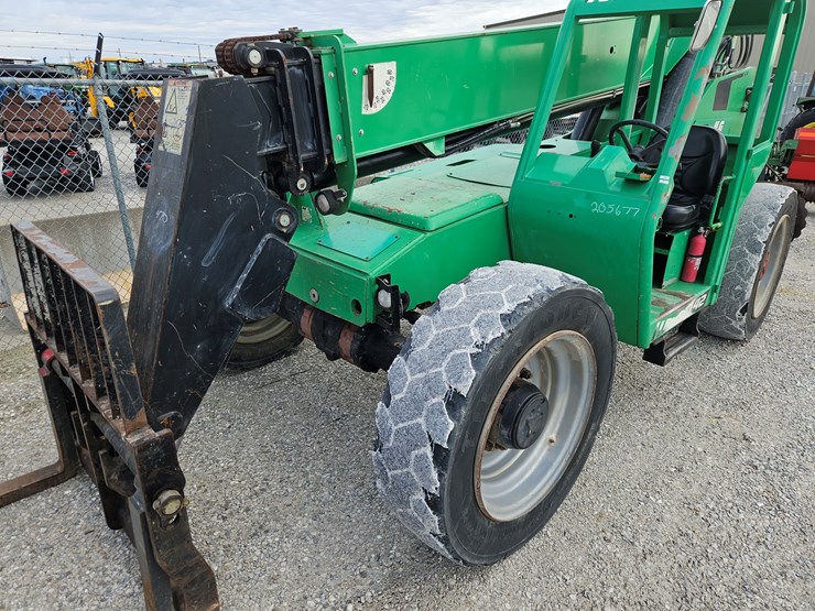 2016-jlg-8042-image-4