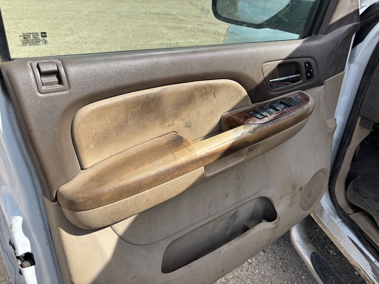 2009-chevrolet-2500-image-14