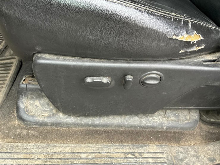 2011-gmc-sierra-1500-image-35