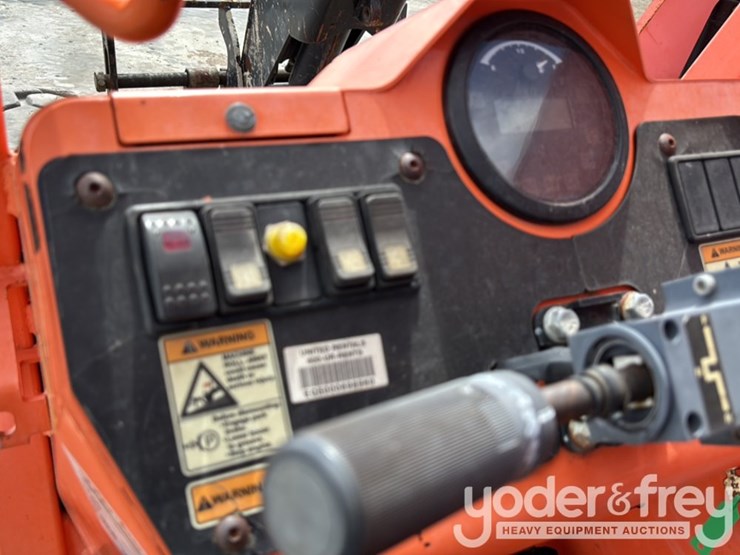 2016-sky-trak-6042-image-44