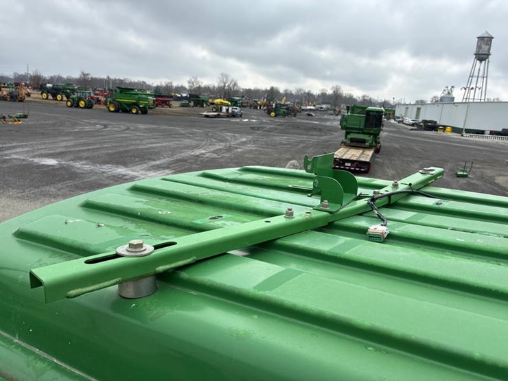 2000-john-deere-6700-image-54