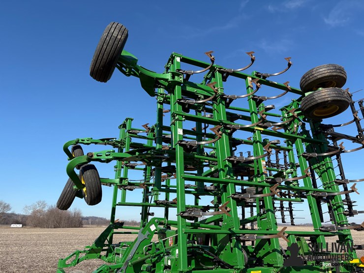 2013-john-deere-2210-image-18