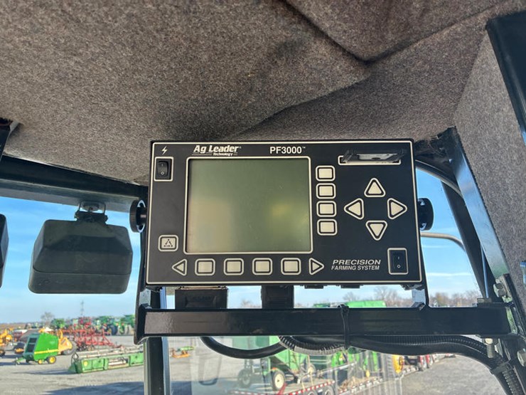 new-holland-tr89-image-101