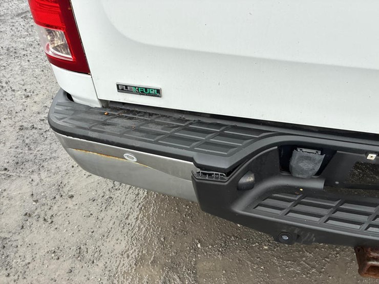 2011-gmc-sierra-1500-image-16