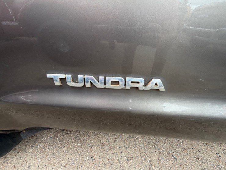 2010-toyota-tundra-image-8