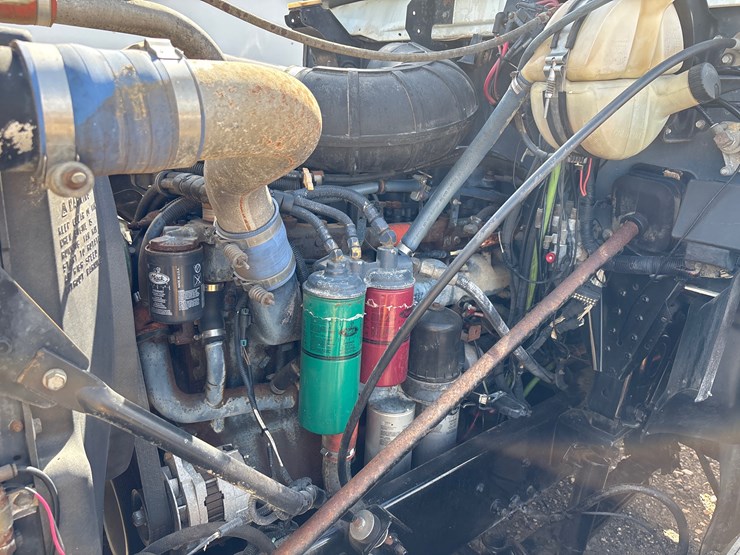 2001-mack-ch613-image-13