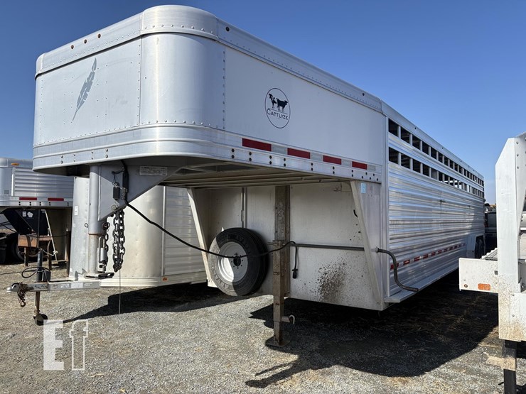 2019-featherlite-28-ft-x-90-in-image-2