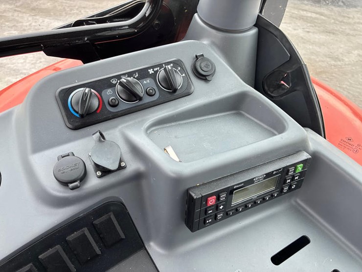 2024-kubota-m6-131-image-77