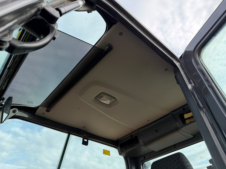 2019-case-cx57c-image-7