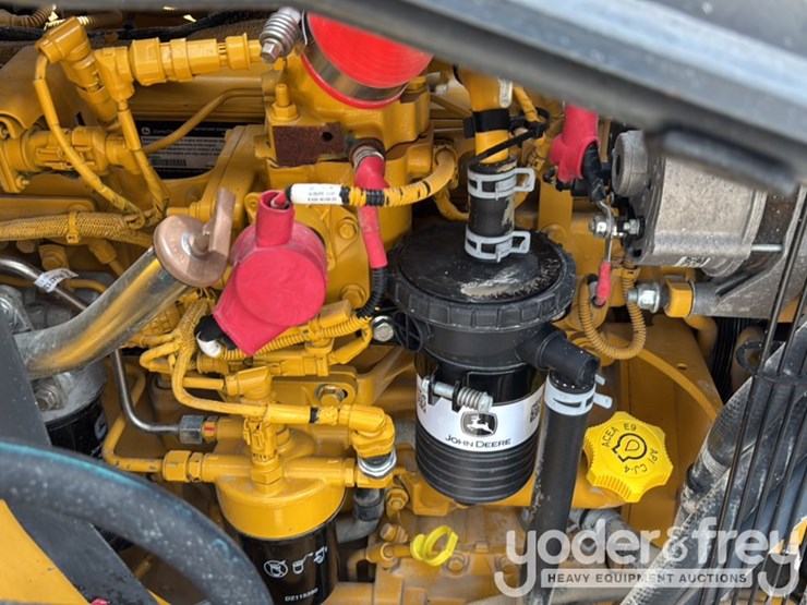 2020-deere-310l-image-35