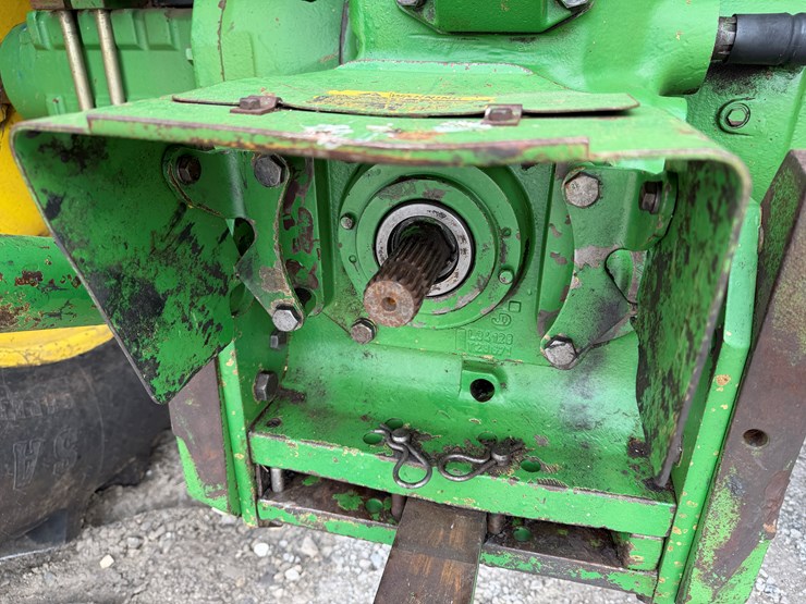 john-deere-2950-image-10
