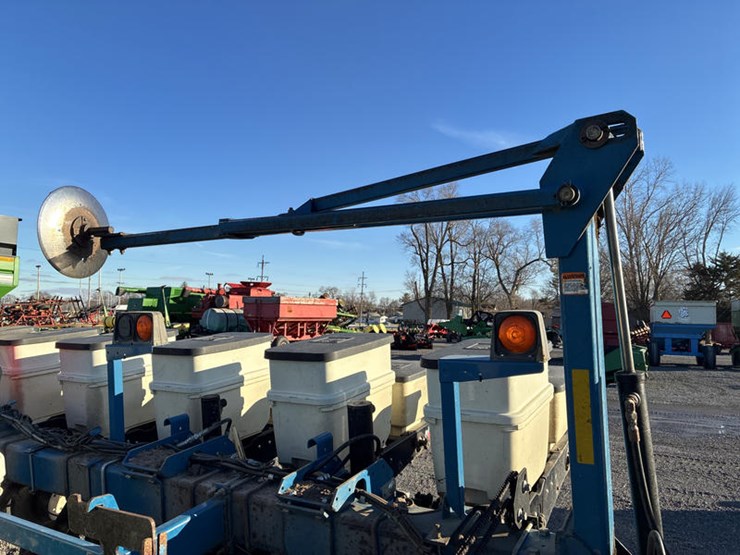 2009-kinze-3000-image-22