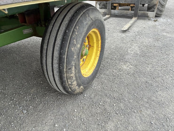 john-deere-1075-image-13