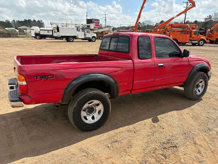 2002-toyota-tacoma-image-3