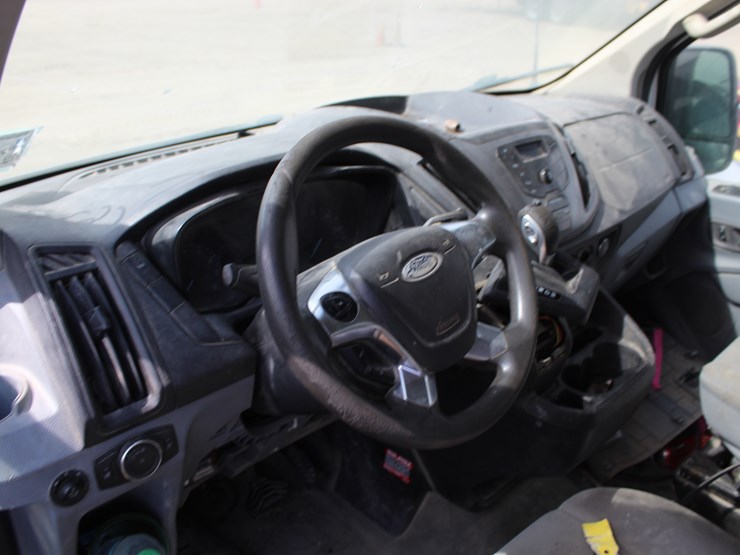 2016-ford-transit-image-7