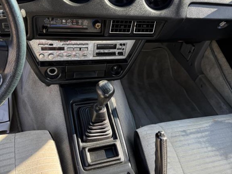 #331-•-1983-nissan-datsun-280zx-image-17