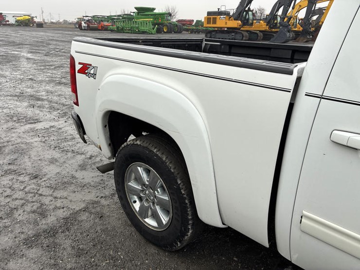 2011-gmc-sierra-1500-image-11