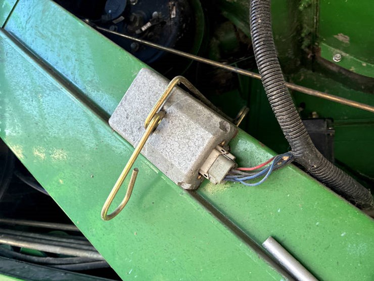 2000-john-deere-9550-image-40