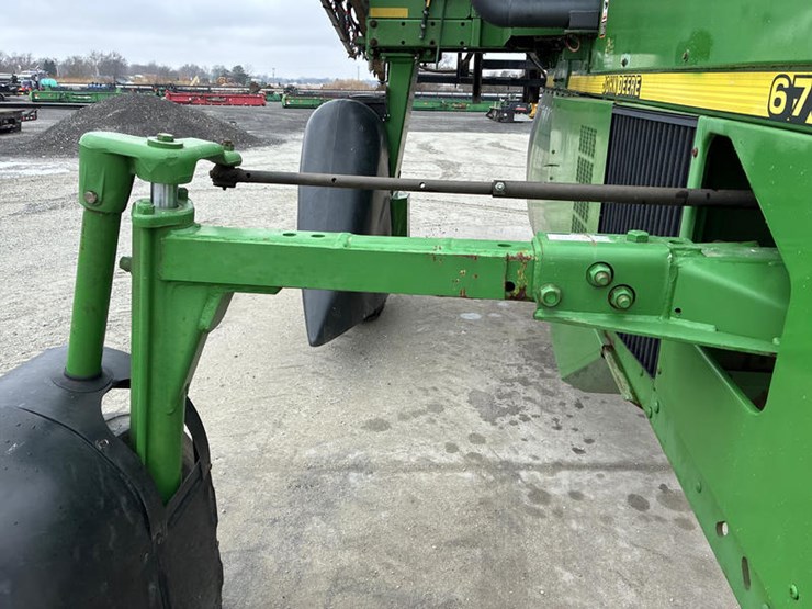 2000-john-deere-6700-image-42