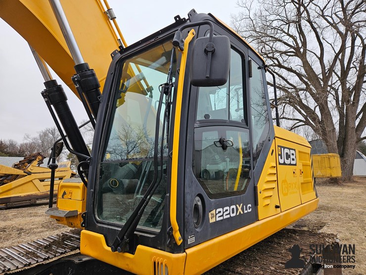 2018-jcb-220x-lc-image-9