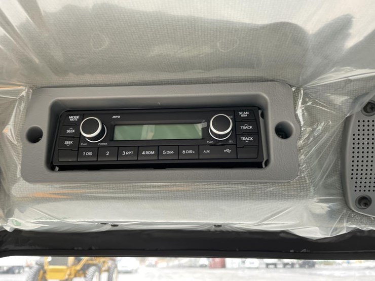 2024-case-cx30c-image-27