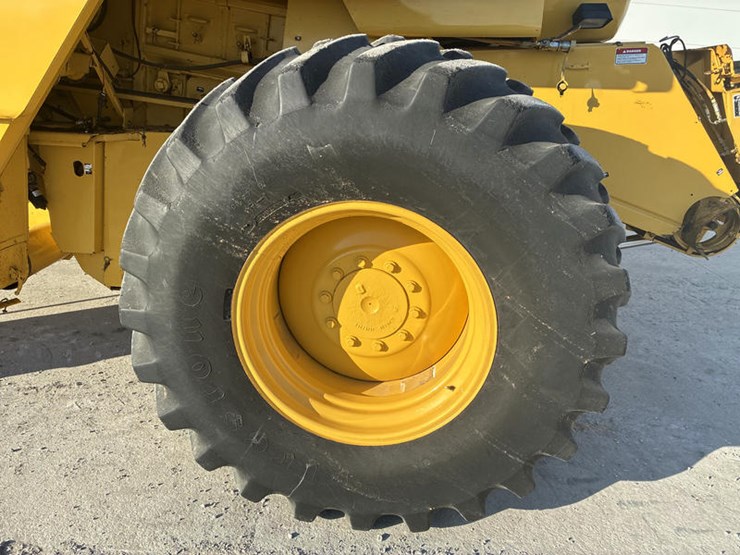 new-holland-tr89-image-35