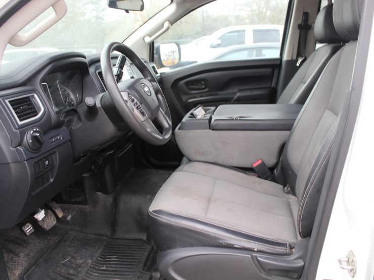 2017-nissan-titan-image-5