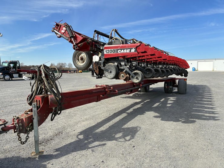 case-ih-1200-image-1