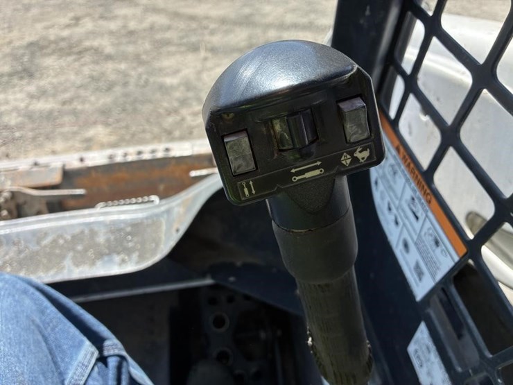 2018-bobcat-s570-image-12