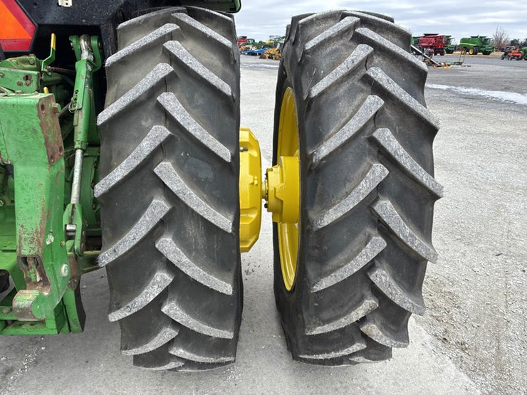 1992-john-deere-4560-image-50