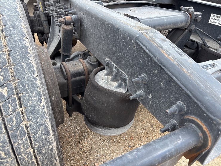 2011-international-prostar-image-3