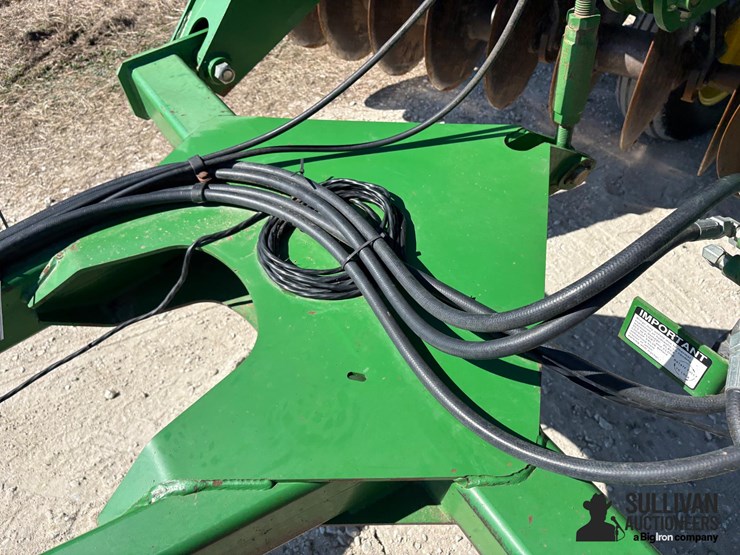 2007-john-deere-637-image-13