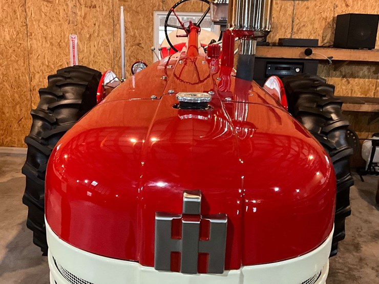 1957-farmall-450-image-4