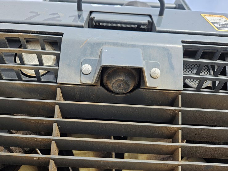 2018-deere-333g-image-19