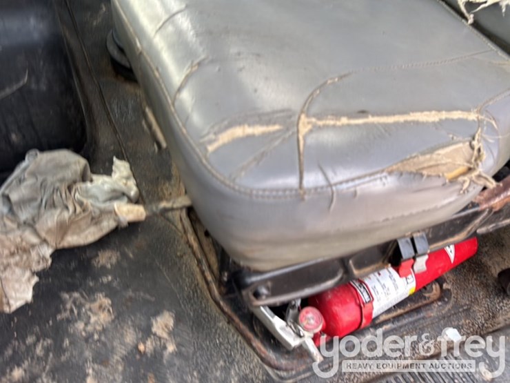 2007-international-7600-image-55