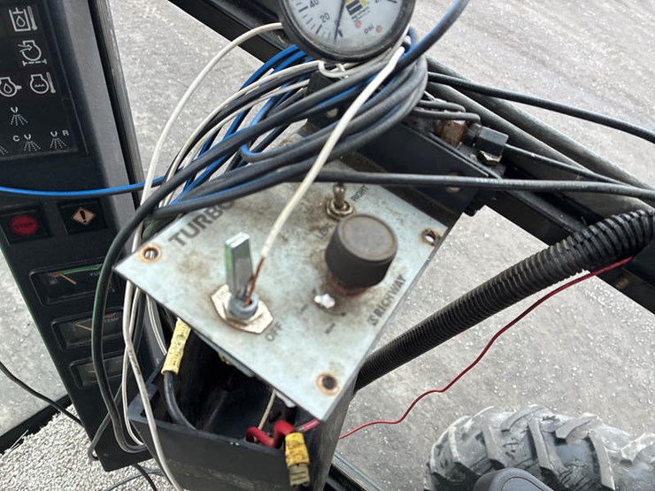 1993-john-deere-6500-image-56