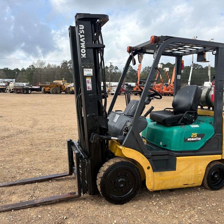 2005 KOMATSU FG25ST-14