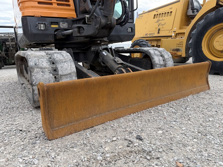 2019-case-cx57c-image-23