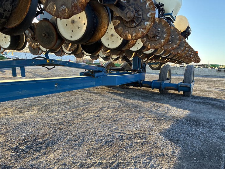 2010-kinze-3660-image-80