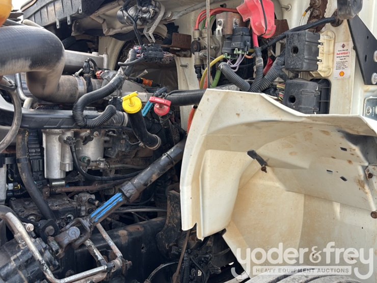 2015-international-4400-image-38