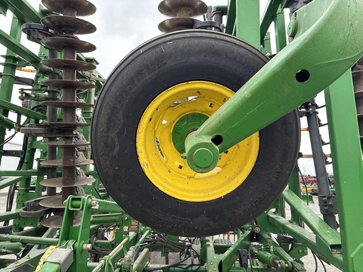 john-deere-2310-image-16