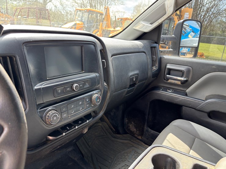 2019-gmc-sierra-2500hd-image-13