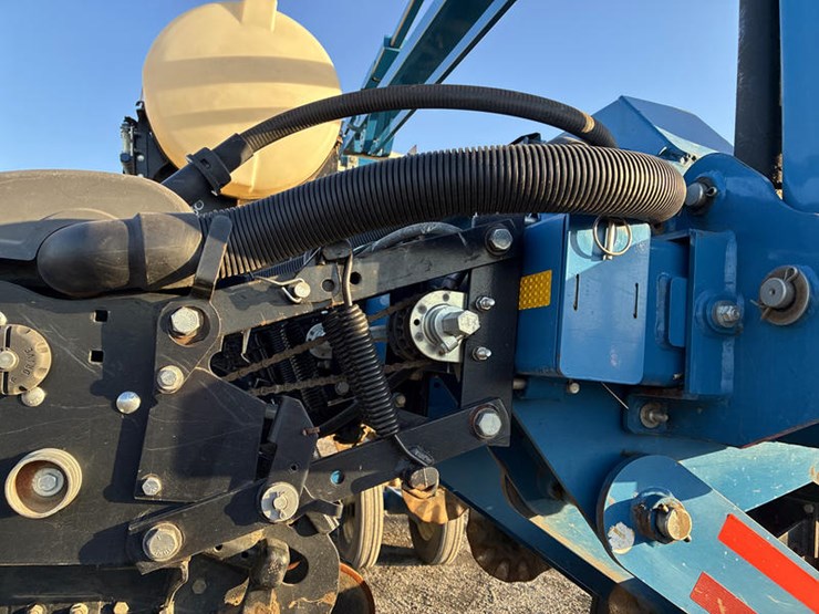 2010-kinze-3660-image-62