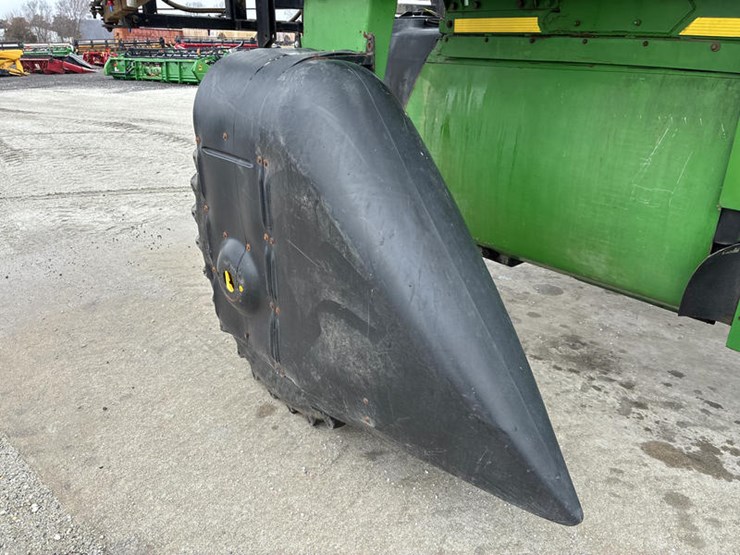 2000-john-deere-6700-image-45