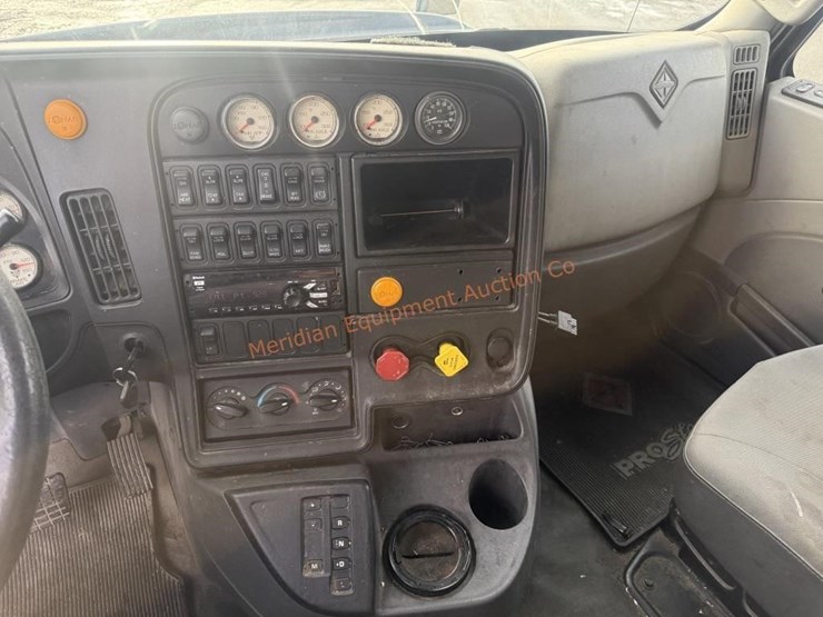 2017-international-prostar-image-45