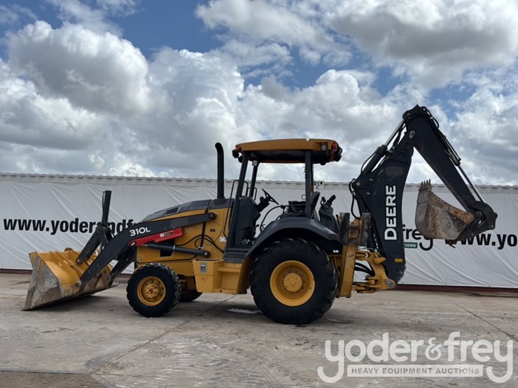 2020-deere-310l-image-2