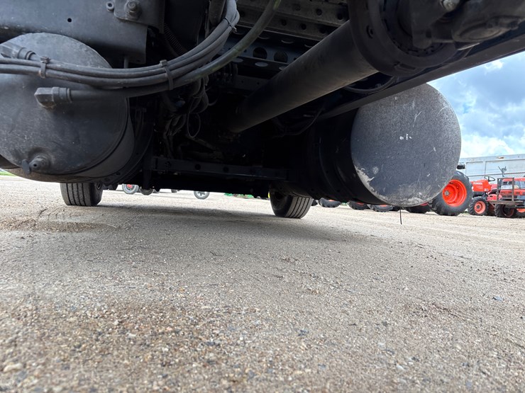 2011-international-prostar-image-7